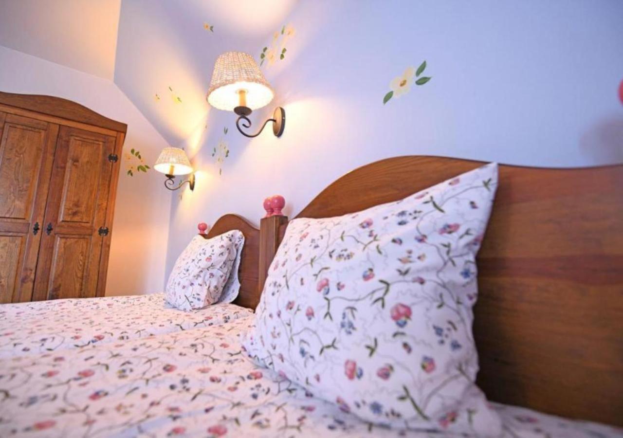 Gosciniec Malinowka Bed & Breakfast Krzeszna Exterior foto